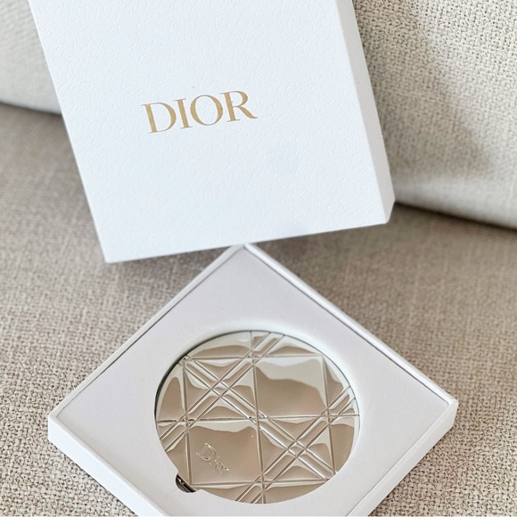 Dior Beauty Silver Double-Side Compact Mirror - Picture 2 of 6